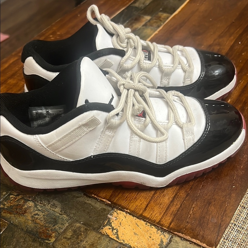 Jordan 11 Low size 3y